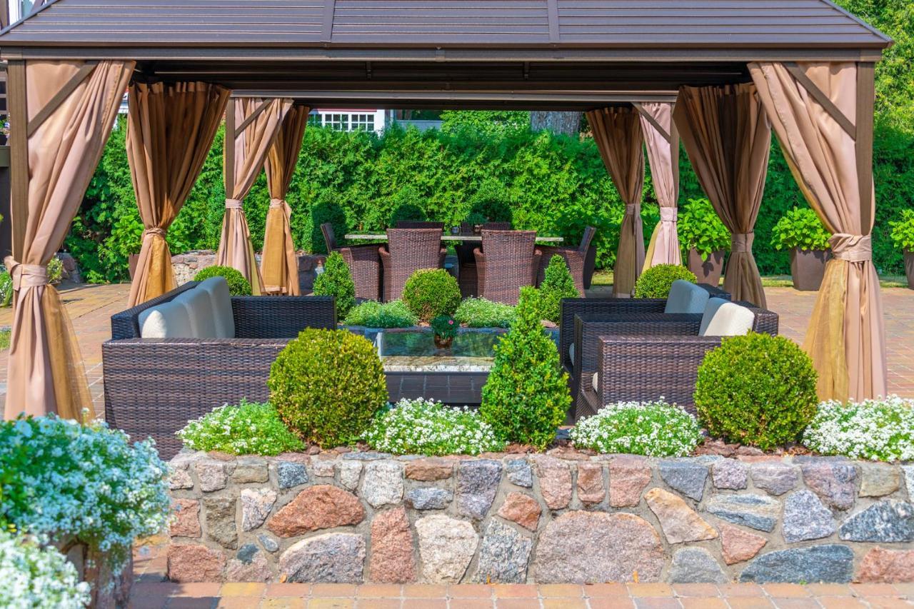 Hotel Pusu Paunksneje Паланга Экстерьер фото