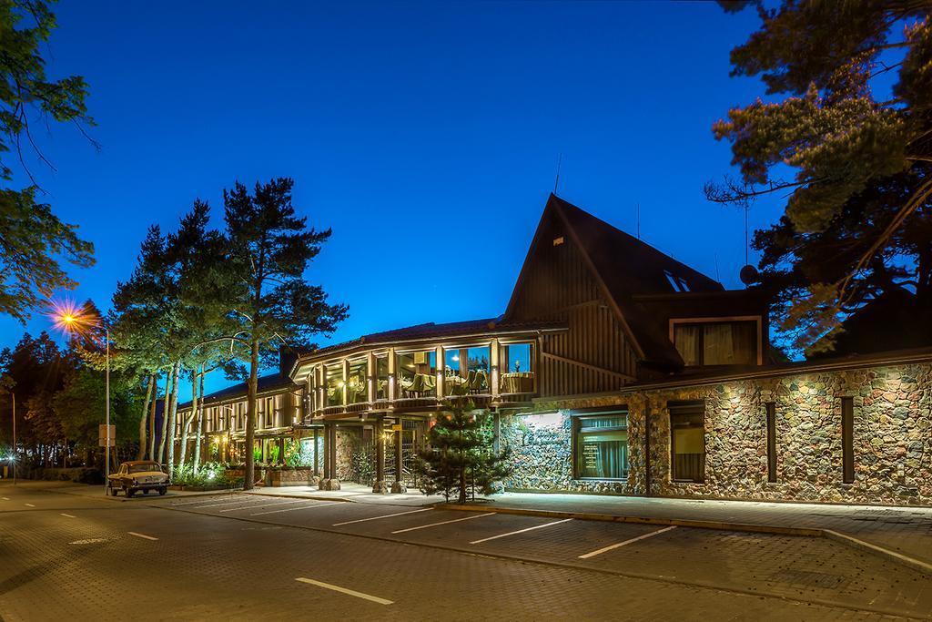 Hotel Pusu Paunksneje Паланга Экстерьер фото