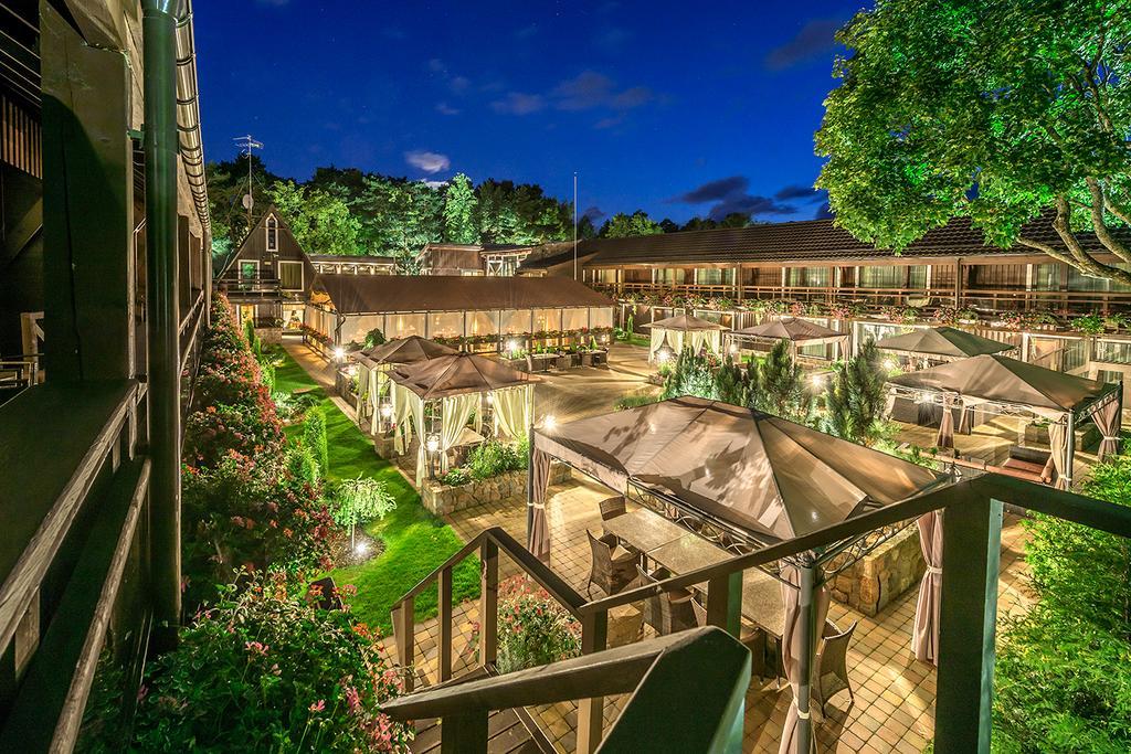 Hotel Pusu Paunksneje Паланга Экстерьер фото