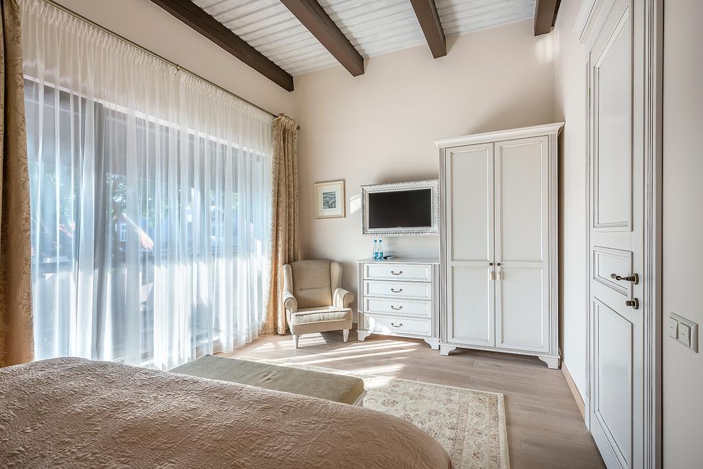 Hotel Pusu Paunksneje Паланга Экстерьер фото